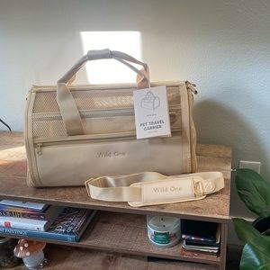 Wild one luxury pet carrier